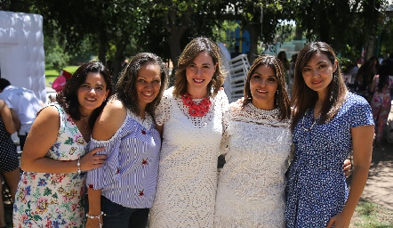  Pili Arredondo, Leticia Fernández, Suzzeth, Lupita Serna y Marisa Martínez.