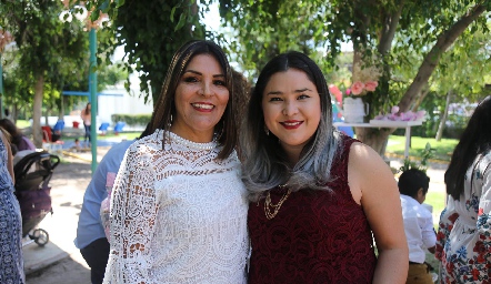  Lupita Serna y Perla Hervert.