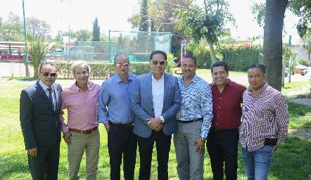  Óscar Valadez y sus amigos.