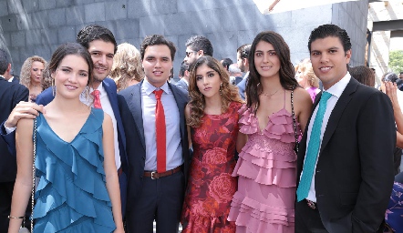   Natalia Guerra, Polo Stevens, Enrique Quintero, Paola Dávila, Regina Mendizábal y Juan Manuel Piñero.