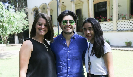  Isa Valle, Gerardo Bocard y Ale Pruneda.