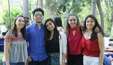  Cristina Ledezma, Gerardo Bocard, Carla Torres, Arantza Ávila y Carla Aldama.