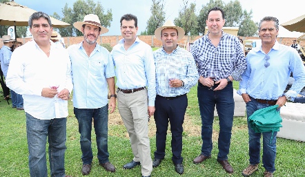  Amigos.