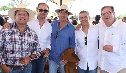 Pepe Guevara, Manuel Toledo, Gustavo González, Juan Manuel Piñero y Jacobo Payán.