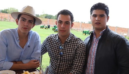  Juan Pablo Lomelí, Juan Pablo Ascanio y P.J. Piñero.