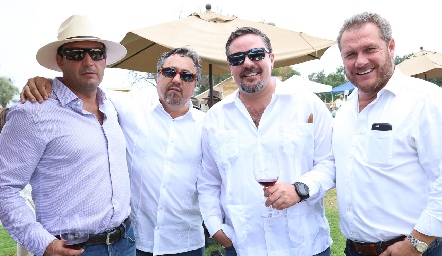 Jorge Morales, Alejandro Ortiz, Héctor Morales y José Benavente.