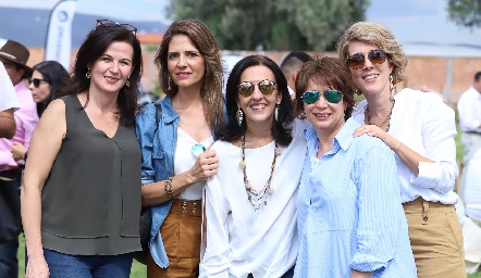  Fernanda Martínez, Rosy Rodríguez, Montse Gómez, Rocío Martínez y Clarisa Abella.
