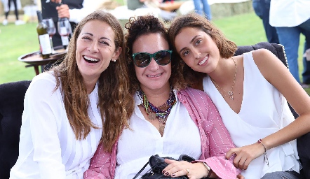  Fabiola Casteluchi, Julieta Morales y Fer Morales.