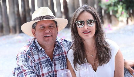  Pepe Guevara y Gaby Acosta.