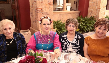  Carmelita Von Der Meden, Mary Rodríguez, Silvia Anaya y Patricia Flores.