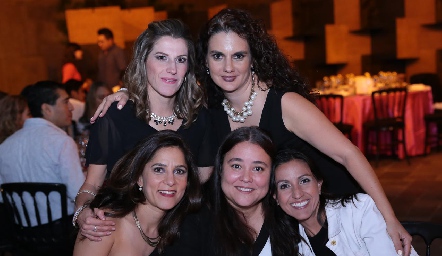  Sofía Rueda, Alejandra León, Alejandra Castillo, Mily Chaires y Gabriela Echeverría.