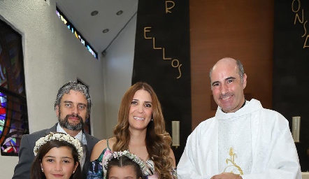  Familia Zambrano Espinosa con el Padre.