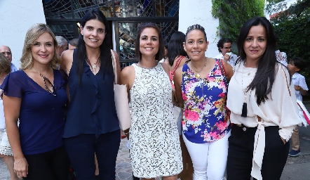  Sandra Pérez, Liz Alcalde, Maga Nieto, Michelle Zarur y Sindhy Gutiérrez.