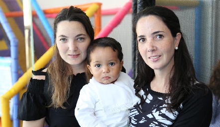  Fernanda, Rodrigo y  Mariana Candia.