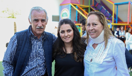  Alejandro Zapata, Marcela Zapata y Marcela Suárez .