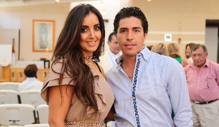  Elizabeth Kuri y Toño Rodríguez.