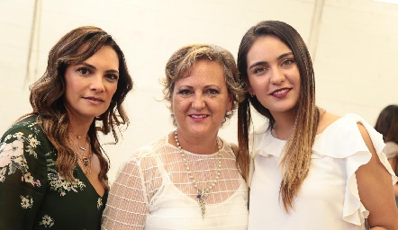  Karla Velasco, Patricia Ress y Fernanda Mézquida.