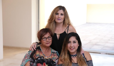  Tere Luna, Silvia Foyo y Alicia Ramírez.