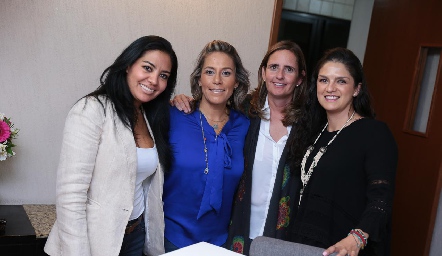  Jessica Torres, Michelle Zarur, Marcela Payán y Daniela Gutiérrez.
