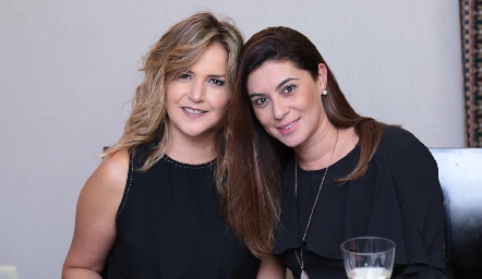  Erika Olivares y Karina Hernández.