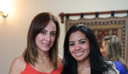  Cecy Camacho y Jessica Torres.