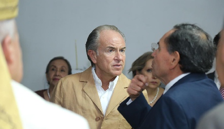  Juan Manuel Carreras, Gobernador del Estado en la Inauguración de Laboratorio Tequis.