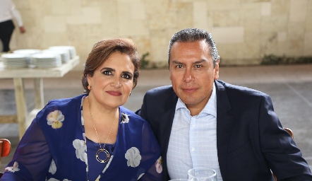  Araceli Valdez y Luis Barrera.