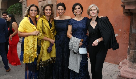  Daniela Benavente, Marcela Benavente, Gabriela Valdes, Adriana Díaz de León y Lorena Morelos Zaragoza.