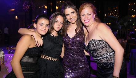  Miranda Pizzuto, Danna Fernandez, Valeria Zúñiga y  Elisa Vilet.
