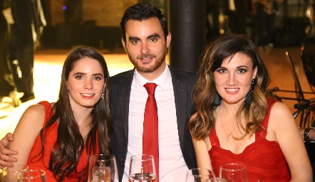  Guadalupe Álvarez, Miguel Martínez y Gabriela Martínez.