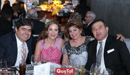  Paco y Patricia Leos, María Eugenia y Antonio Musa.