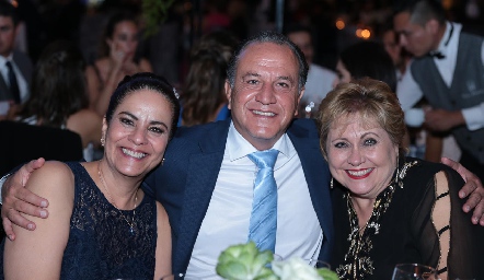  Elsa Martínez, Mario Dahda y Luz María Lastras.