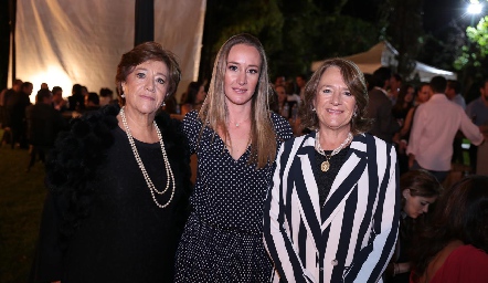  Lucía Meade, Sofía Vallejo y María Eugenia Meade.