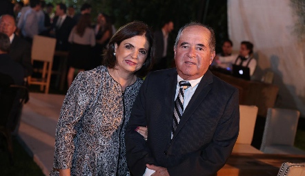  Dora Cabrera y Javier Díaz Dibildox.