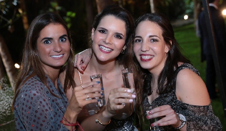  Lucila Coudurier, Jessica Martín y Fernanda Torres.