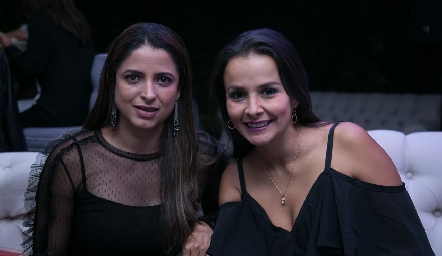  Karla Escobedo y Adriana Revuelta.
