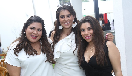  Fernanda, Cassandra y Fernanda.