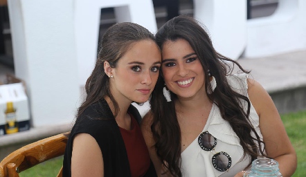  Daniela Zermeño y Cassandra Nava.