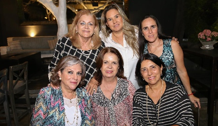  Lori Jones , Daniela Benavente, Claudia Martínez, Clara Elena Montiel, Chayo Celis y Rebeca González.