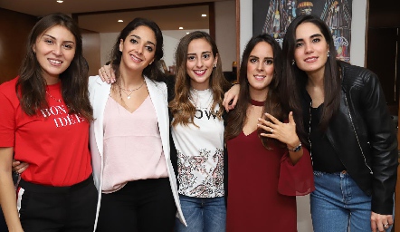  Liliana Medina, Isa Villanueva, Sofía Prieto, Claudia Antunes y Mariana Rodríguez.
