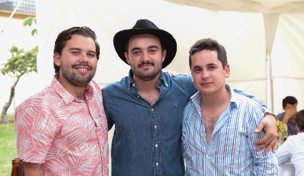  Juan Pablo Fernández, Fernando y Agustín Soberón.