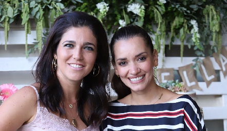  Mónica Moreno y Paloma González.