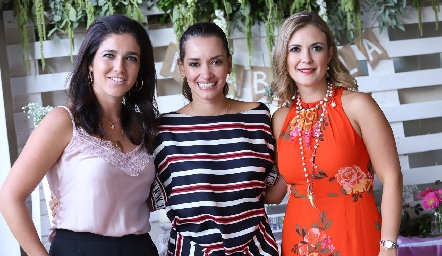  Mónica Moreno, Paloma González y Sandra Pérez.