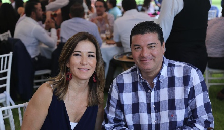  Martha Bermea y Andrés Amparán.