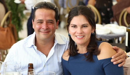  Ernesto Robles y Sandra Enrigue.