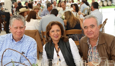  Samuel Siller, Elizabeth Rocha y Joel Ramírez .