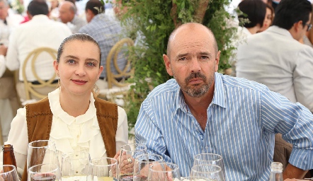  Karina Navarro y Ricardo Meade.