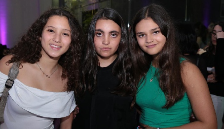  Teresa, Amaya y Daniela.