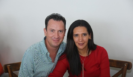 Miguel Estrada y Lizbeth Argüelles.