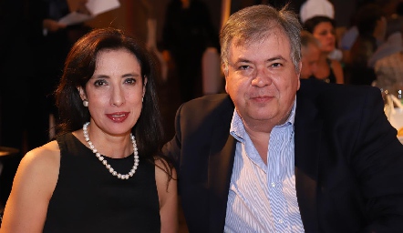  María Antonia y Juan Carlos Natividad.